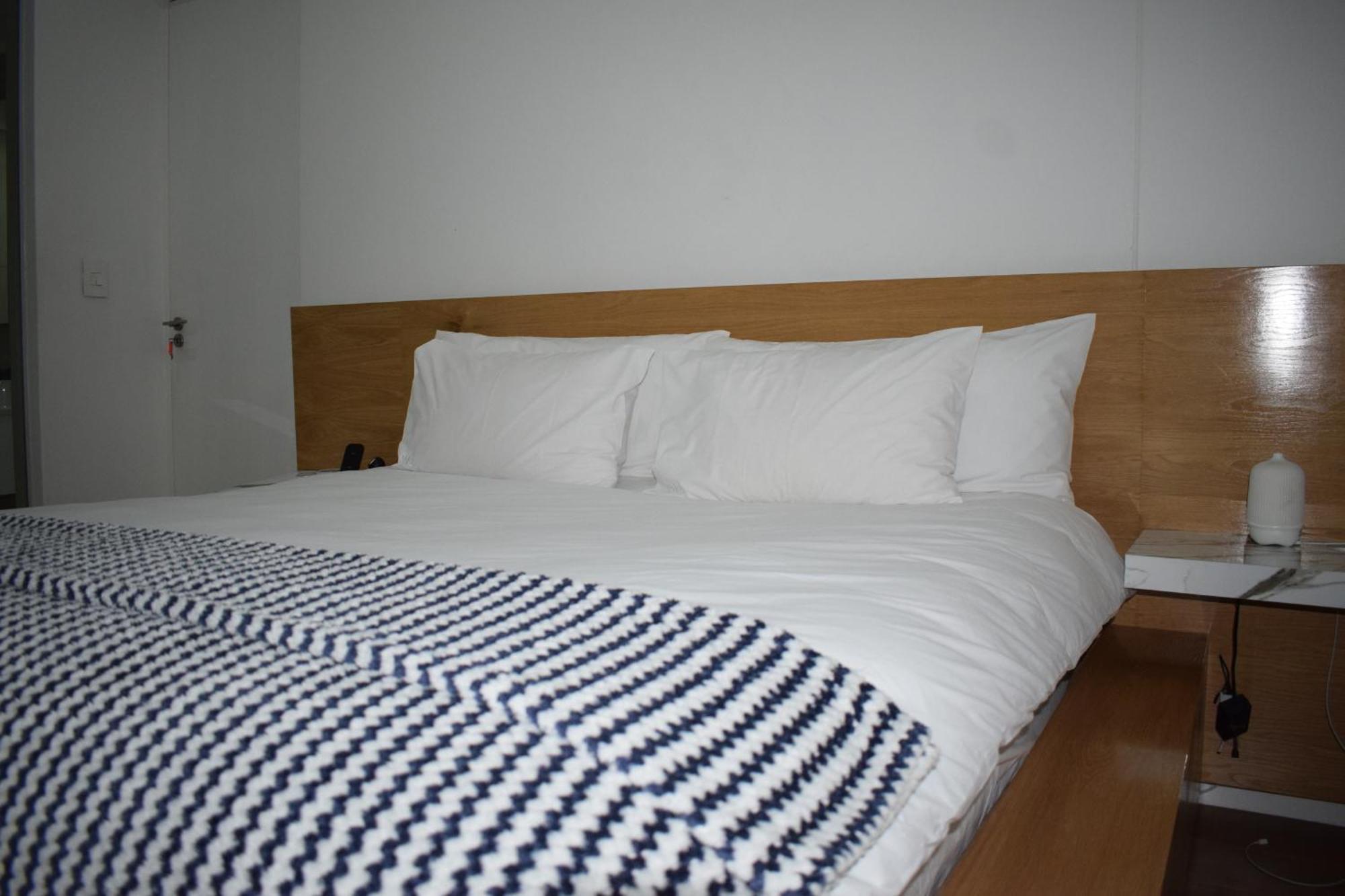 Sandton Apartment 15 West Road South Johannesburg Buitenkant foto