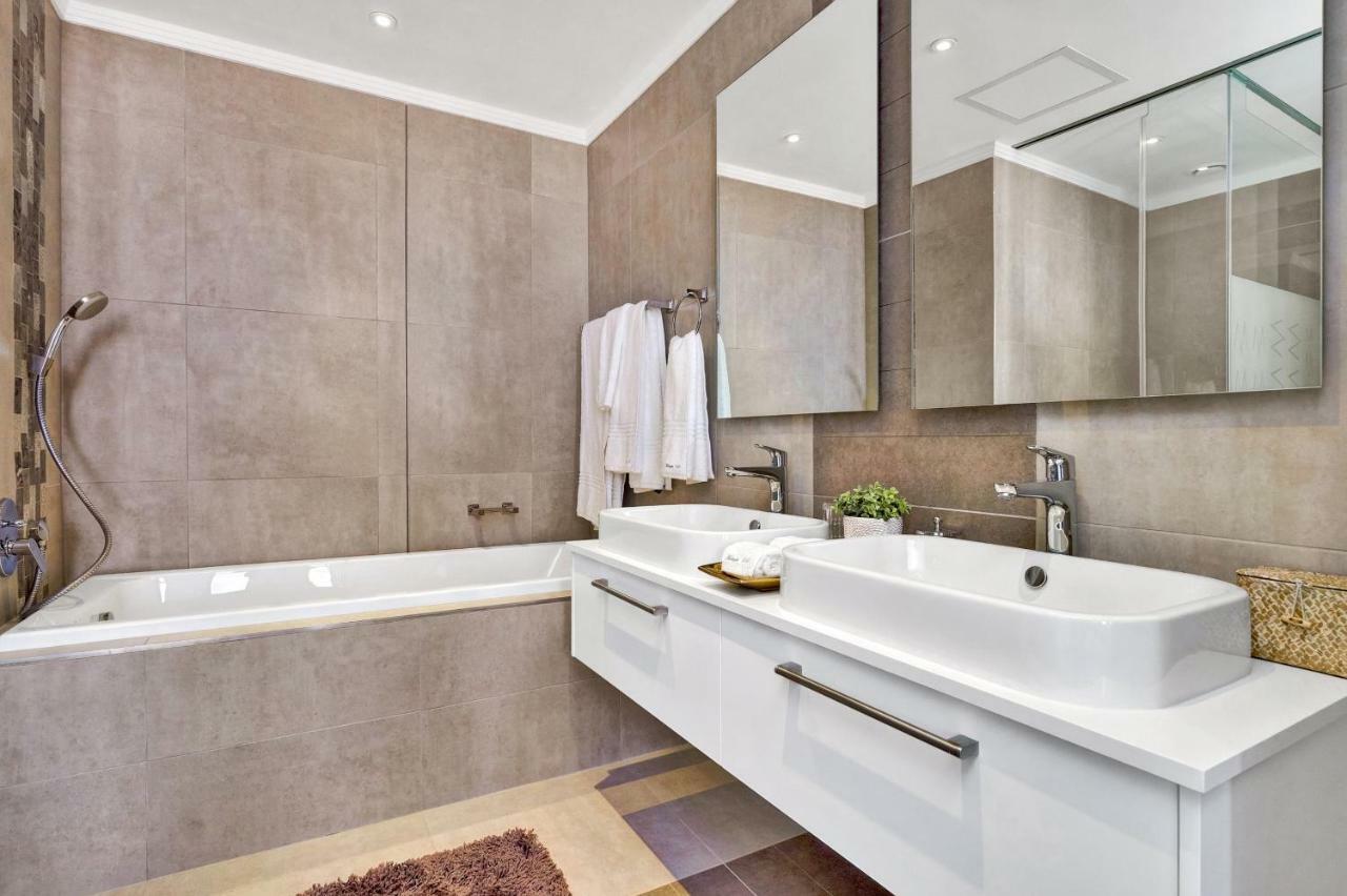Sandton Apartment 15 West Road South Johannesburg Buitenkant foto