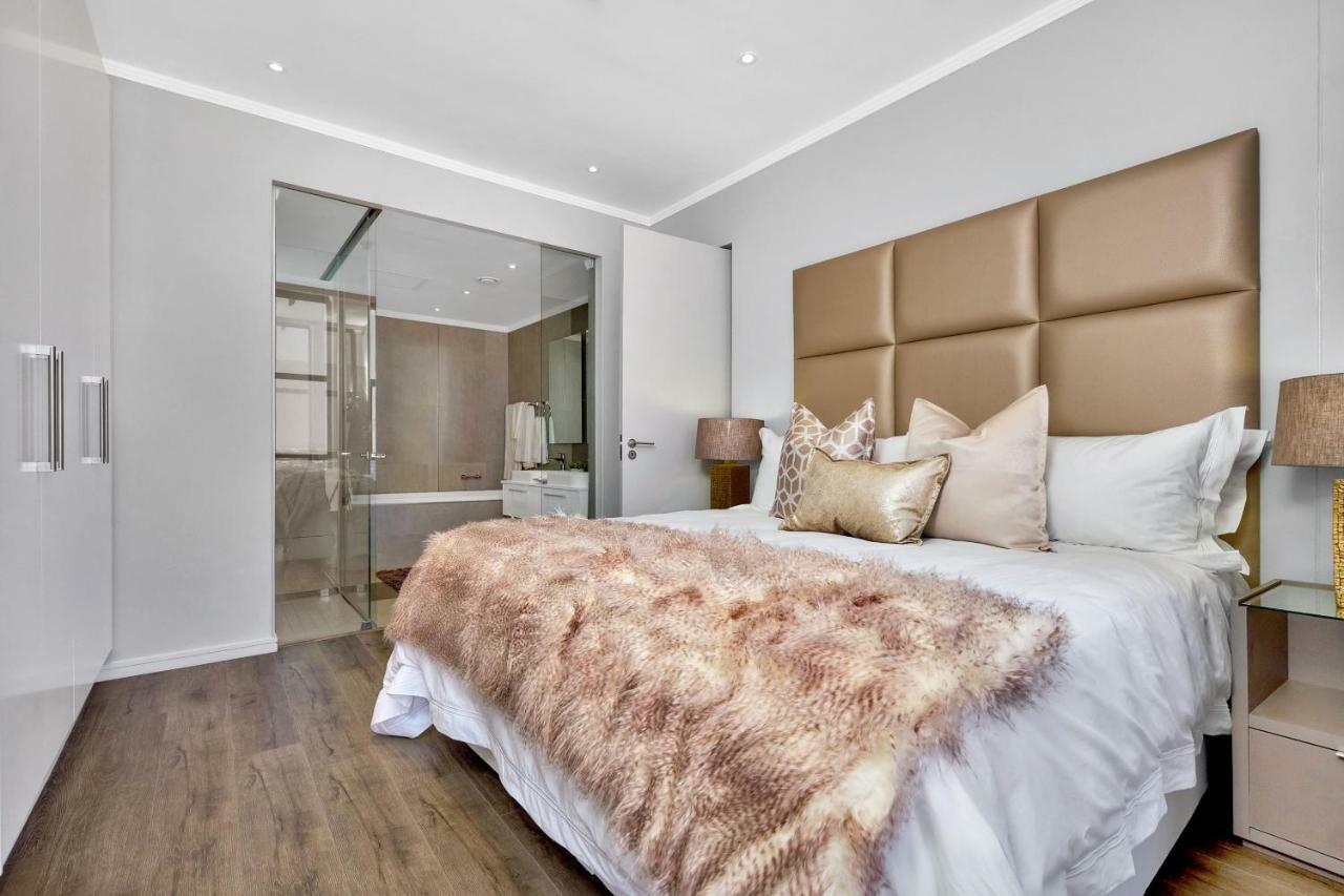 Sandton Apartment 15 West Road South Johannesburg Buitenkant foto